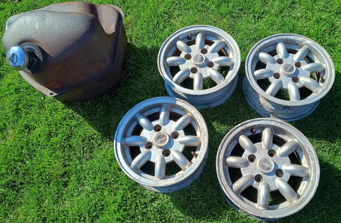 The Mini parts.